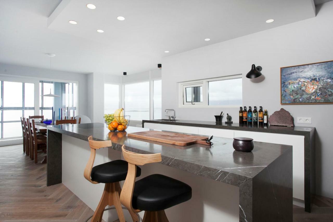 Ocean View Luxury Apartment In Central 雷克雅維克 外观 照片